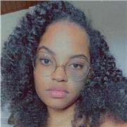 Actuellement étudiante en communication et diplômée d'une licence en science de la vie, option BSA